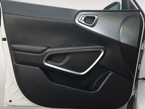 Used 2024 Kia Soul LX w/ Option Group 015 image 16