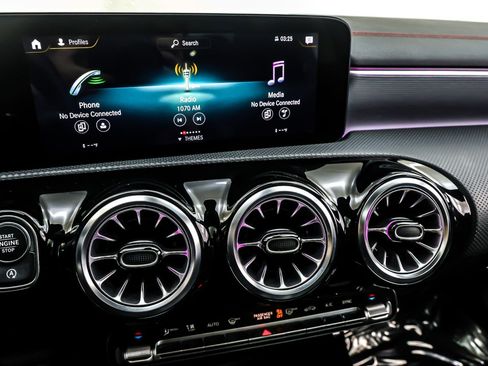 Used 2022 Mercedes-Benz CLA 250 image 21