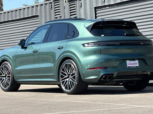 New 2026 Porsche Cayenne GTS AWD/4WD image 3