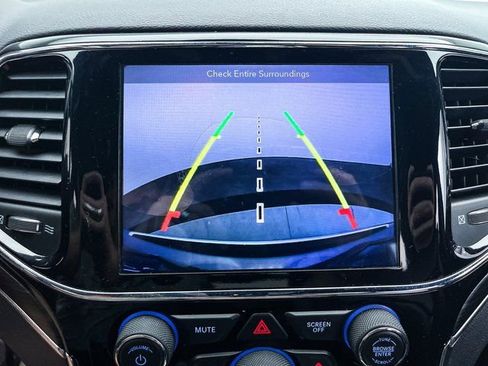 Used 2019 Jeep Grand Cherokee Limited image 8