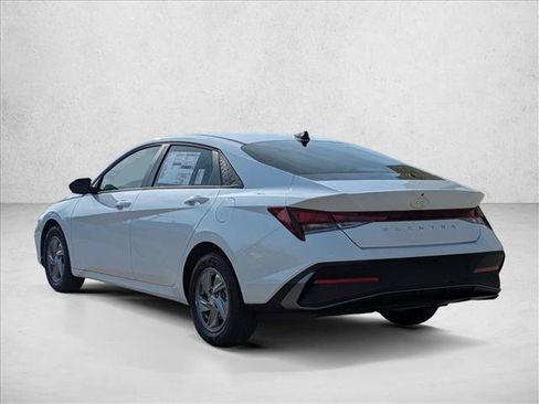 New 2026 Hyundai Elantra SE FWD image 9
