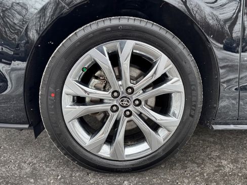 Used 2023 Toyota Sienna Platinum image 15