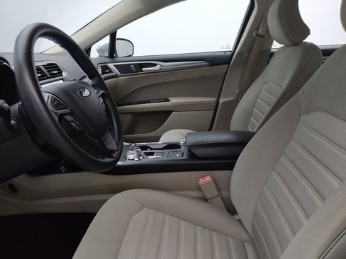 Used 2019 Ford Fusion SE image 17