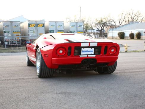Used 2005 Ford GT image 31