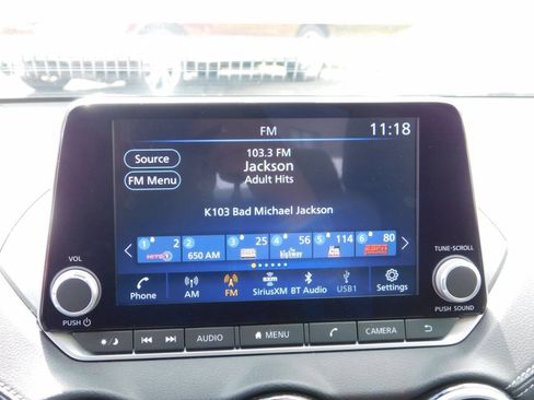 Used 2024 Nissan Sentra SV FWD image 11