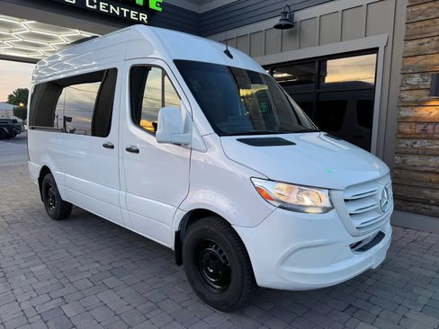 Used 2024 Mercedes-Benz Sprinter 2500 image 29