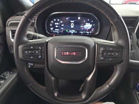 Used 2023 GMC Yukon AT4 w/ Technology Package AWD/4WD image 17