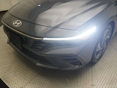 Used 2024 Hyundai Elantra Limited FWD image 22
