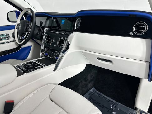 Certified 2025 Rolls-Royce Cullinan AWD/4WD image 29