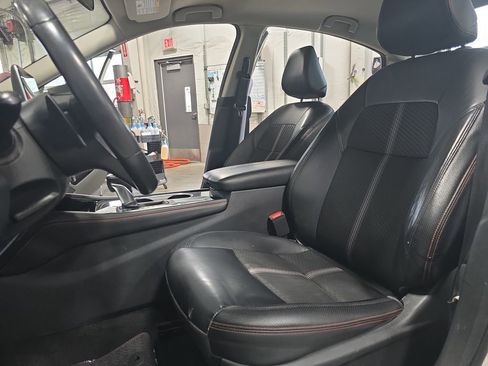 Used 2023 Nissan Altima 2.5 SR AWD/4WD image 14