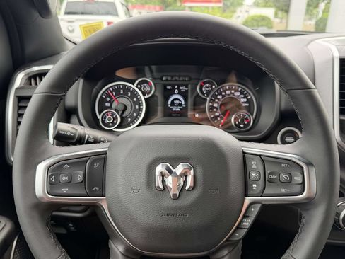 Used 2025 RAM 1500 Big Horn AWD/4WD image 30