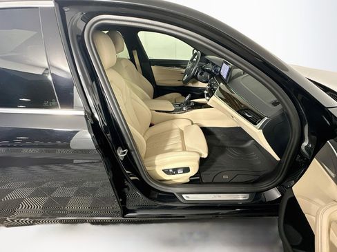 Used 2023 BMW 530i w/ Convenience Package RWD image 32