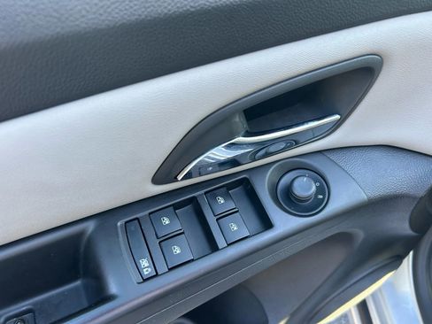 Used 2012 Chevrolet Cruze LT image 21