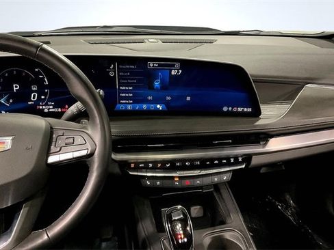 Used 2024 Cadillac XT4 Premium Luxury image 6