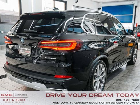 Used 2023 BMW X5 xDrive45e image 8