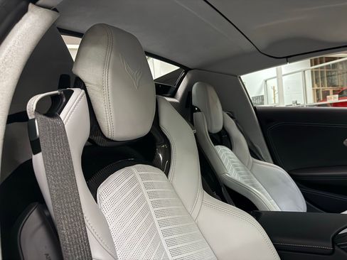 Used 2024 Chevrolet Corvette Stingray Premium Conv w/ Z51 Performance Package image 24