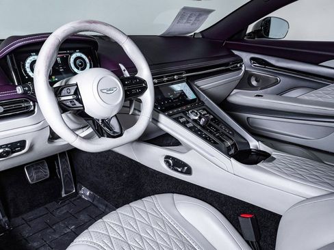 Used 2024 Aston Martin DB12 Coupe image 3