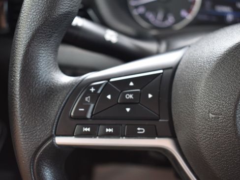 Used 2024 Nissan Sentra SV FWD image 31