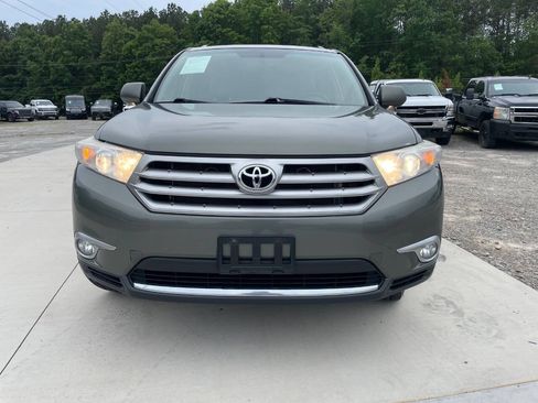 Used 2012 Toyota Highlander Limited w/ Tow Pkg AWD/4WD image 2