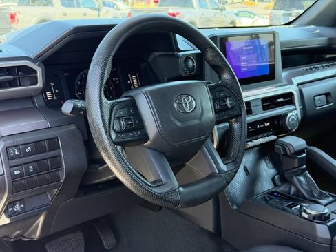 Used 2025 Toyota Tacoma SR5 AWD/4WD image 10