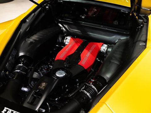Used 2016 Ferrari 488 GTB RWD image 30