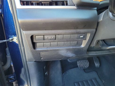 Used 2024 Mitsubishi Outlander SE image 17