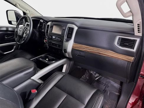 Used 2017 Nissan Titan SL w/ Chrome Package AWD/4WD image 30