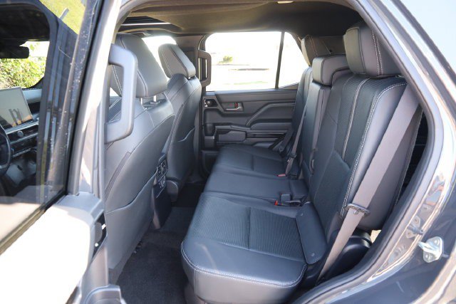 Used 2025 Toyota 4Runner Limited AWD/4WD image 11