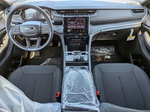 New 2026 Jeep Grand Cherokee L Laredo AWD/4WD image 17