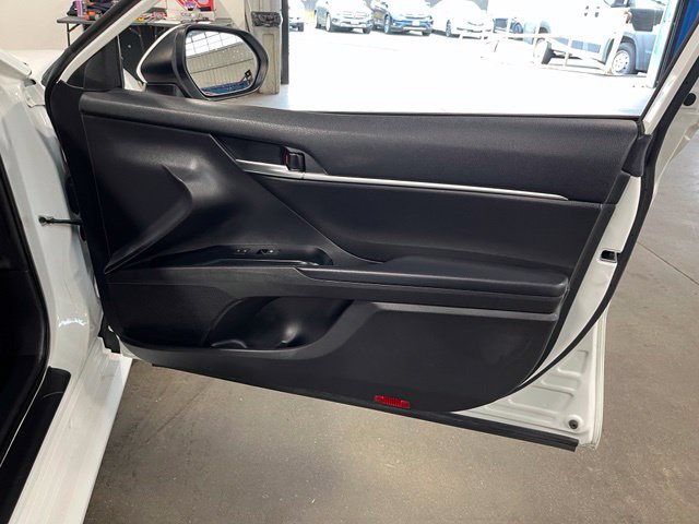 Used 2020 Toyota Camry LE w/ Convenience Package FWD image 13