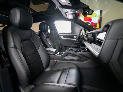 New 2025 Porsche Cayenne image 15