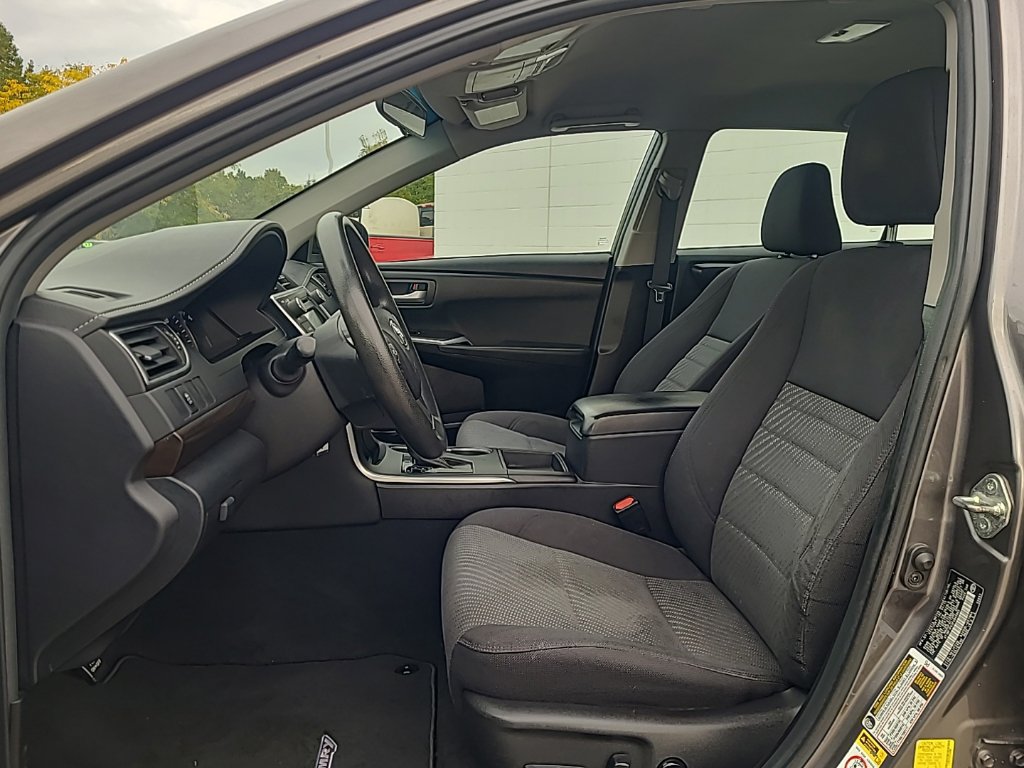 Used 2015 Toyota Camry LE FWD image 10
