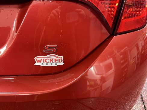 Used 2015 Toyota Corolla image 5