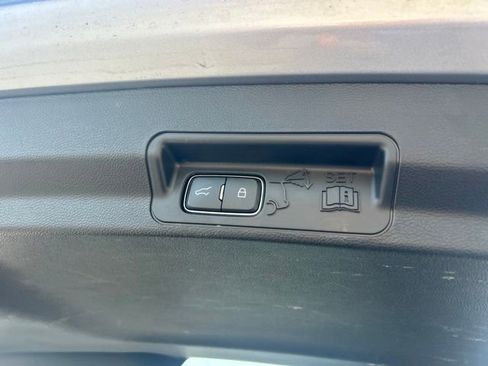 Used 2023 Ford Explorer XLT w/ Equipment Group 202A RWD image 24