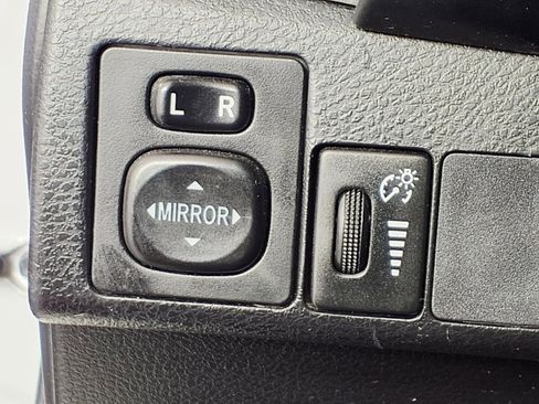 Used 2018 Toyota Corolla LE w/ Carpet Mat Package (TMS) FWD image 15