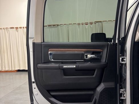 Used 2018 RAM 1500 Laramie w/ Convenience Group AWD/4WD image 23