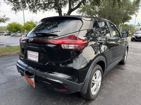 Used 2022 Nissan Kicks S FWD image 6