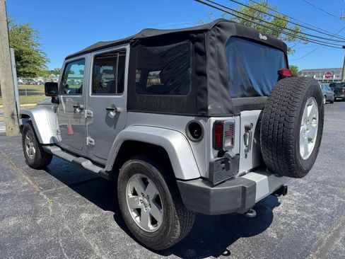 Used 2010 Jeep Wrangler Unlimited Sahara w/ Trailer Tow Group AWD/4WD image 4