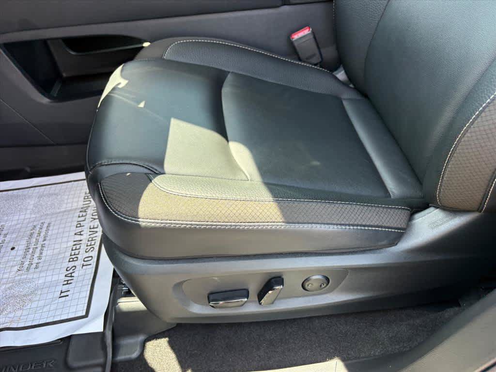 Used 2025 Nissan Pathfinder SL w/ Cargo Package AWD/4WD image 22
