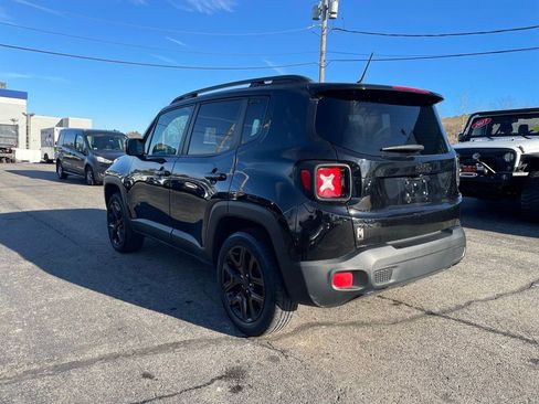 Used 2017 Jeep Renegade Altitude image 3