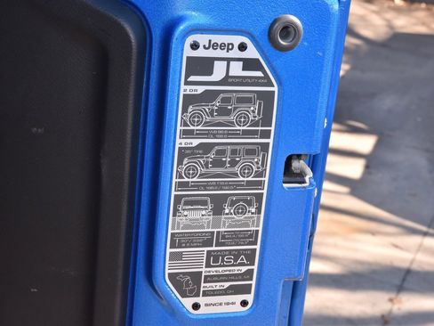 Used 2023 Jeep Wrangler Unlimited Rubicon 4xe w/ Safety Group image 41