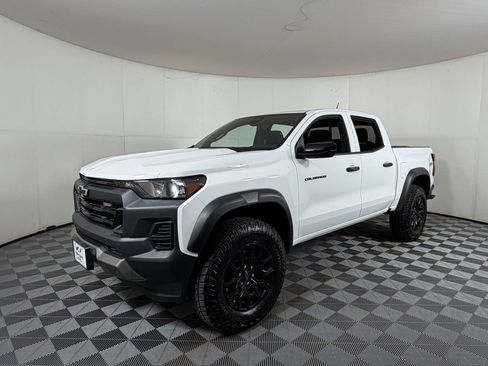 Used 2024 Chevrolet Colorado Trail Boss AWD/4WD image 2