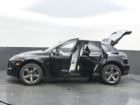 New 2025 Porsche Macan image 39