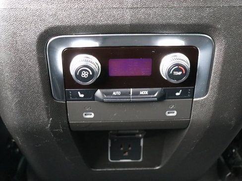 Used 2023 GMC Yukon XL AT4 w/ AT4 Premium Package image 16