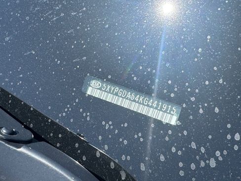 Used 2019 Kia Sorento LX image 9