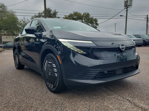 New 2026 Nissan Leaf image 2