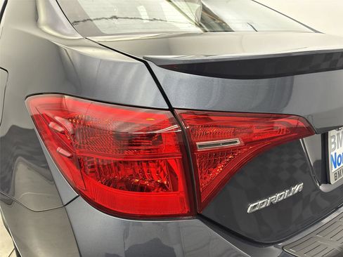 Used 2017 Toyota Corolla XSE image 19