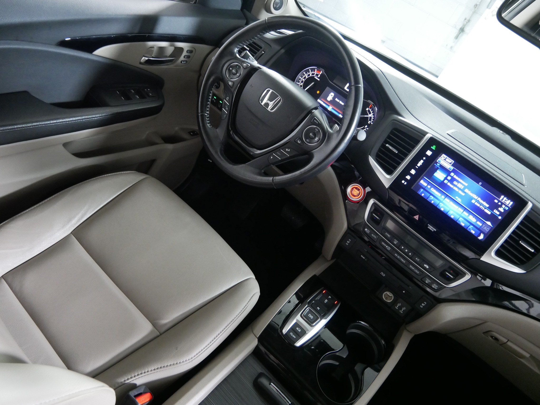 Used 2016 Honda Pilot Touring image 9