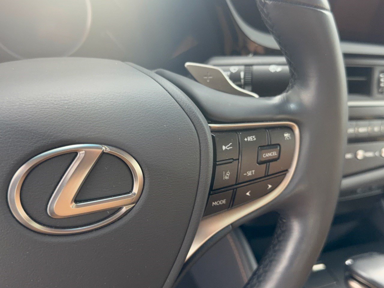 Used 2025 Lexus ES 350 w/ Premium Package FWD image 19