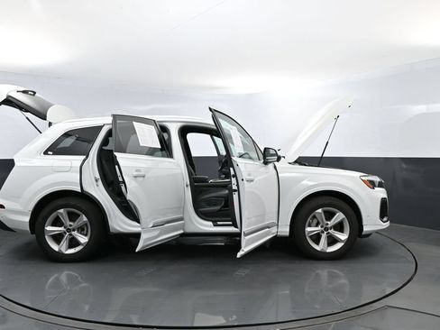 Used 2025 Audi Q7 3.0T Premium w/ Convenience Package AWD/4WD image 30